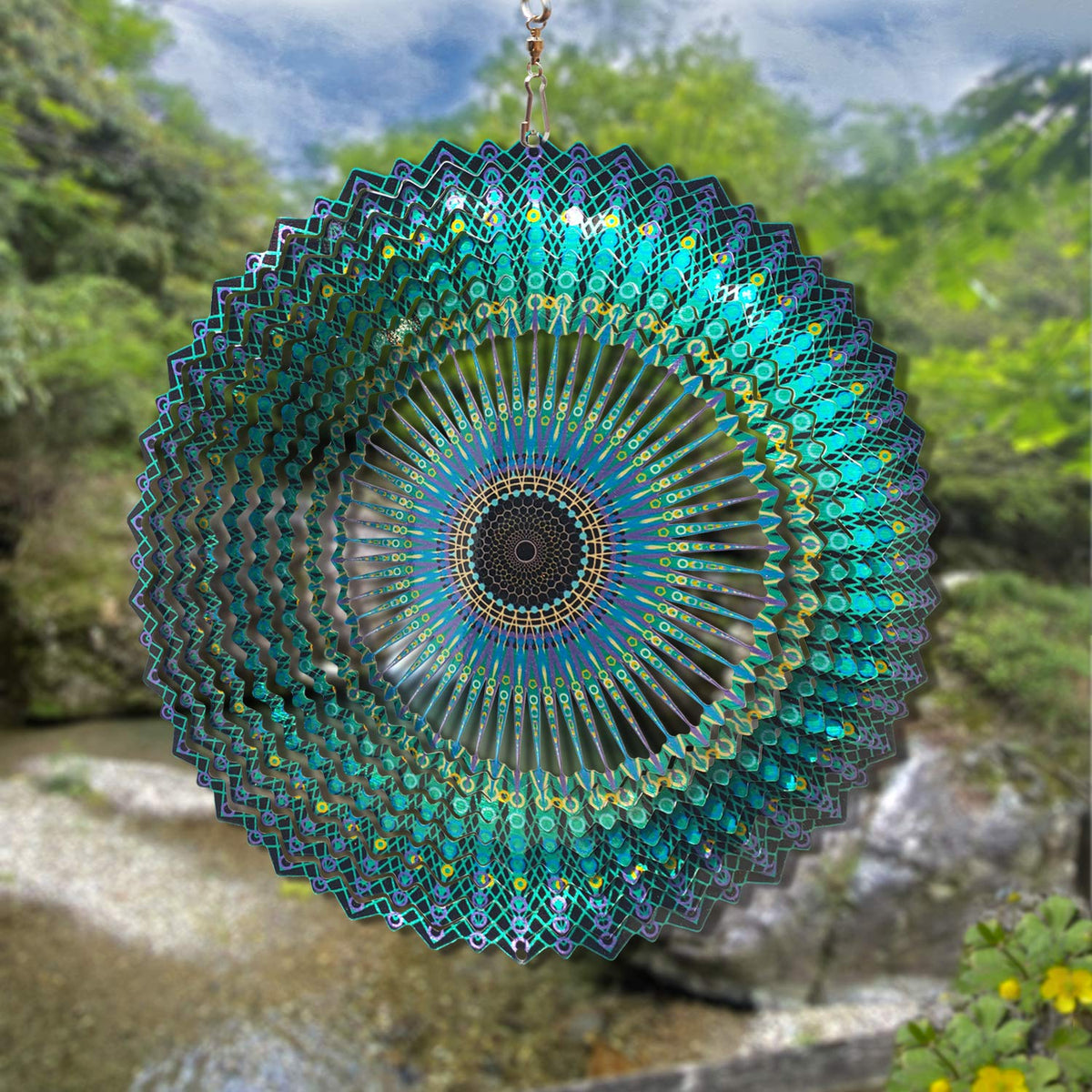 FONMY laser-cut metal art delivers geometric pattern and reflective shimmer day and night