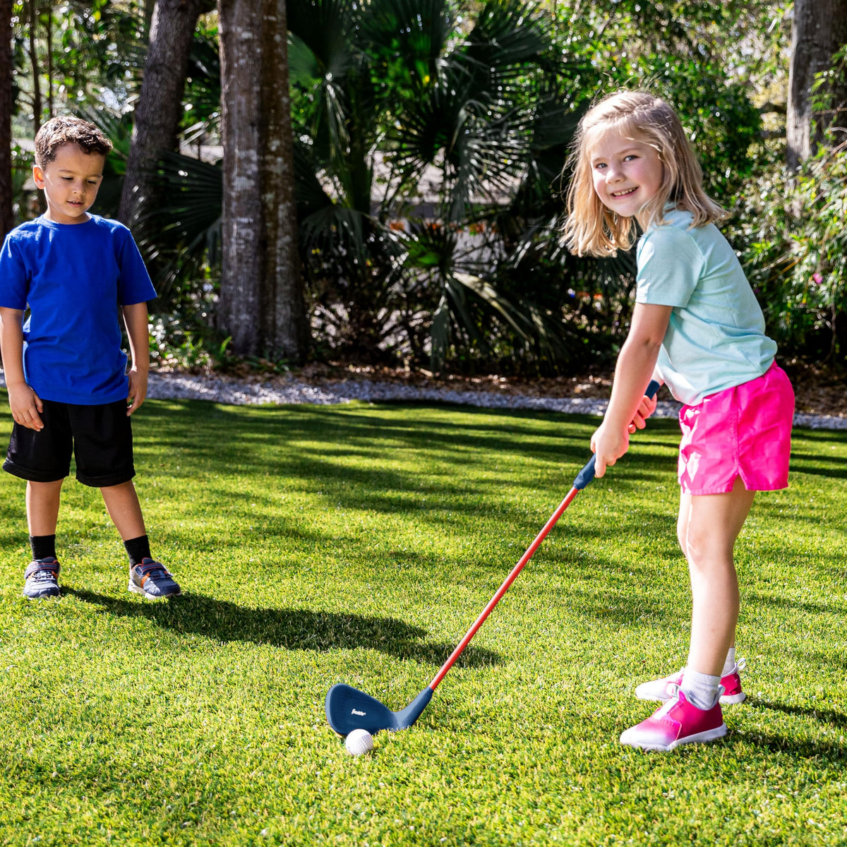 Franklin Sports family-friendly golf set promotes active playtime.