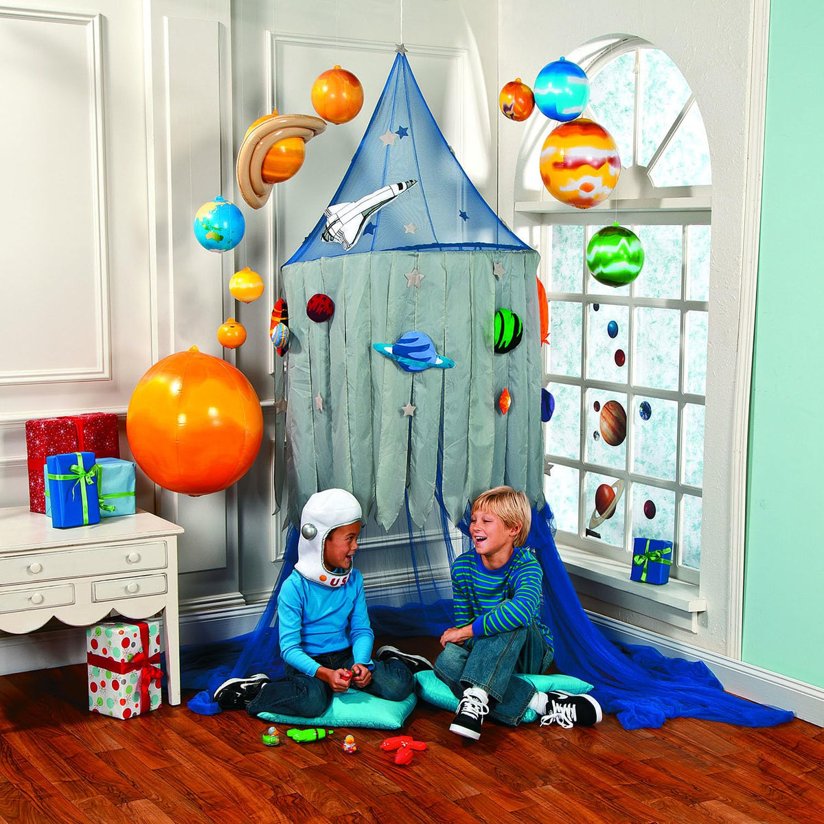 Fun Express Jupiter inflatable planet, dramatic overhead display for space-themed rooms