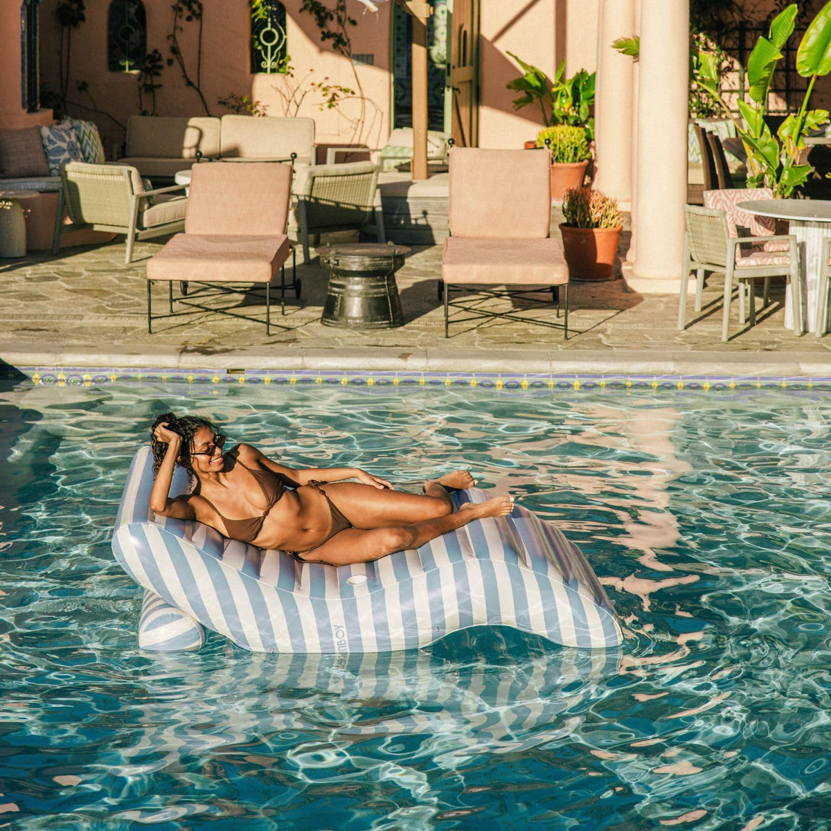 FUNBOY giant chaise lounger 70-inch-length offers ergonomic comfort and ample space.