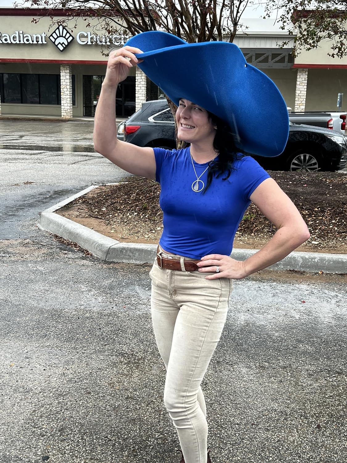 FUNSTITUTION one-size pink foam hat fits many heads for family fun