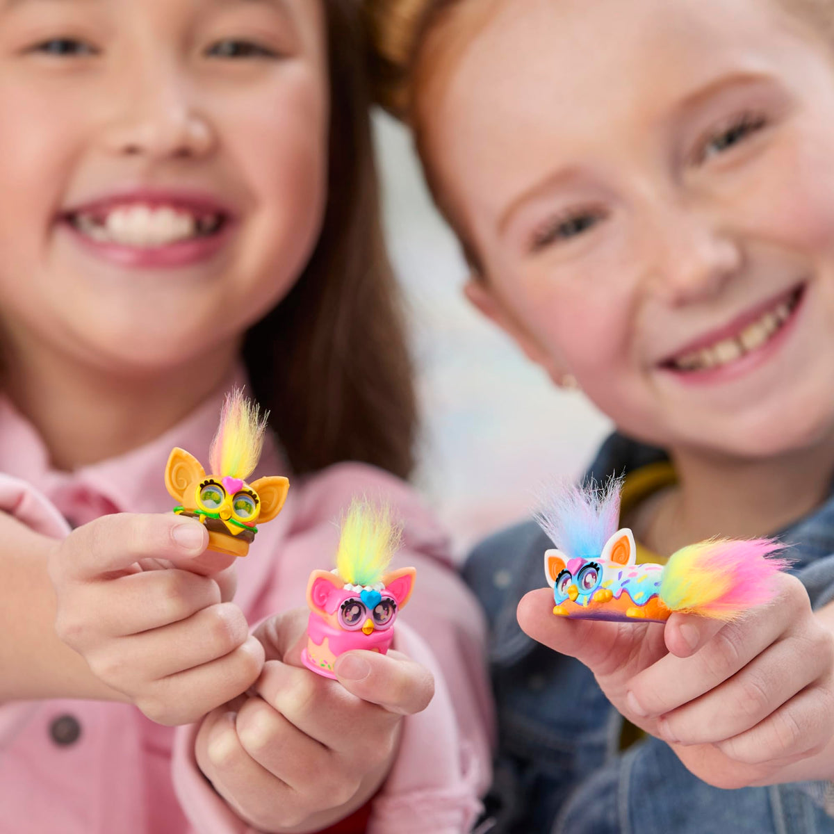 Furby Minis party food themed disco ball figure for pretend play.