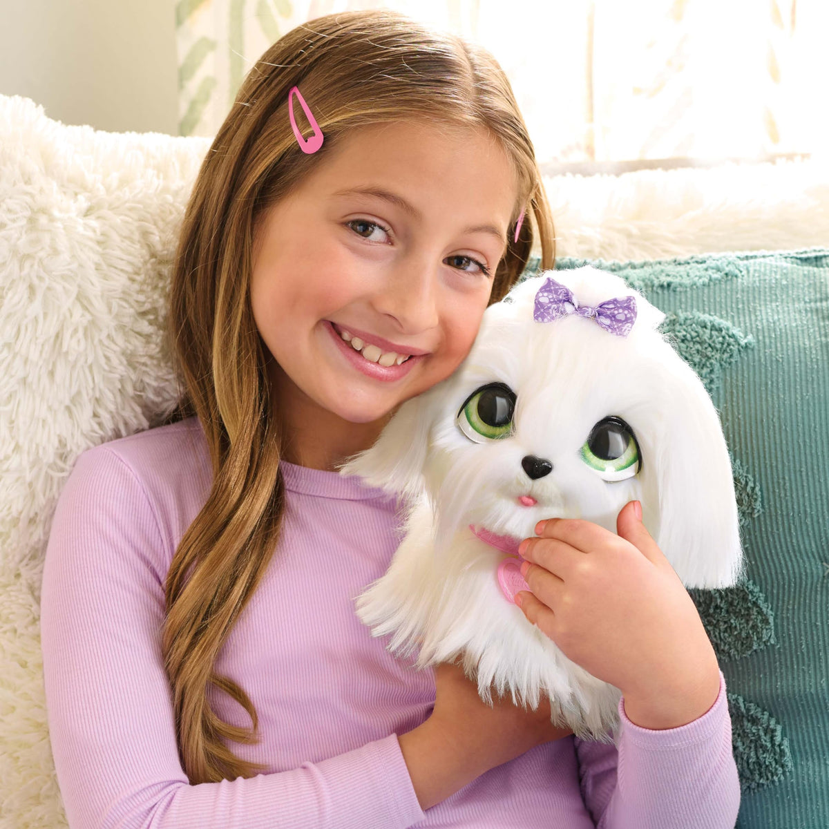 GoGo Walkin’ Pup collar anchors the leash for guided, interactive play.
