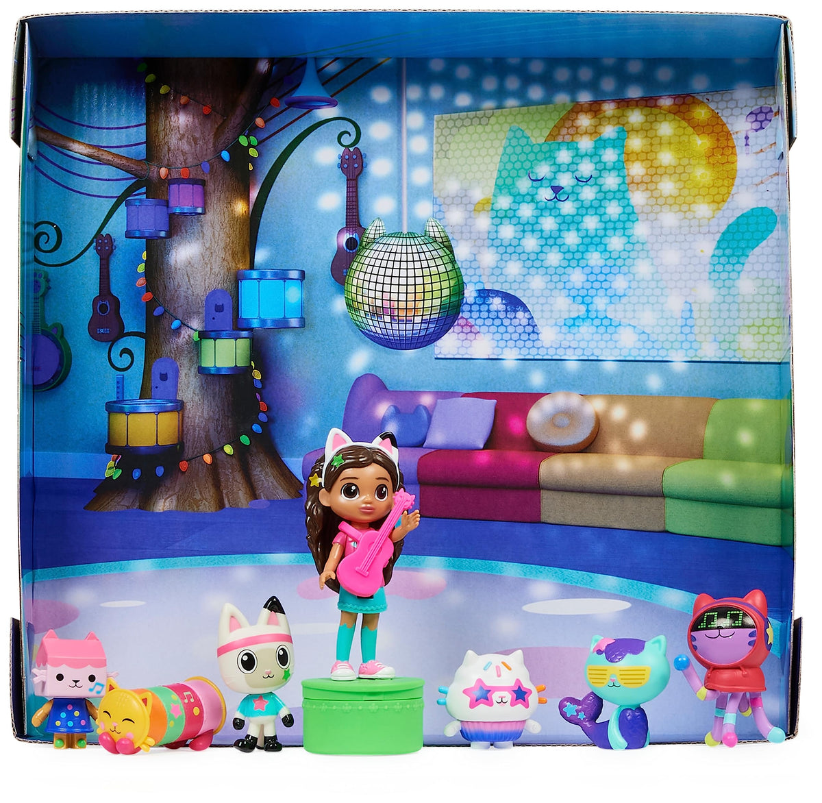 Pandy Paws figure great for cuddle-like pretend play.
