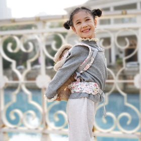GAGAKU pink doll carrier supports doll-size play accessories