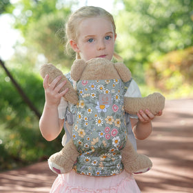 GAGAKU soft cotton doll carrier in green for lightweight comfort on little shoulders.