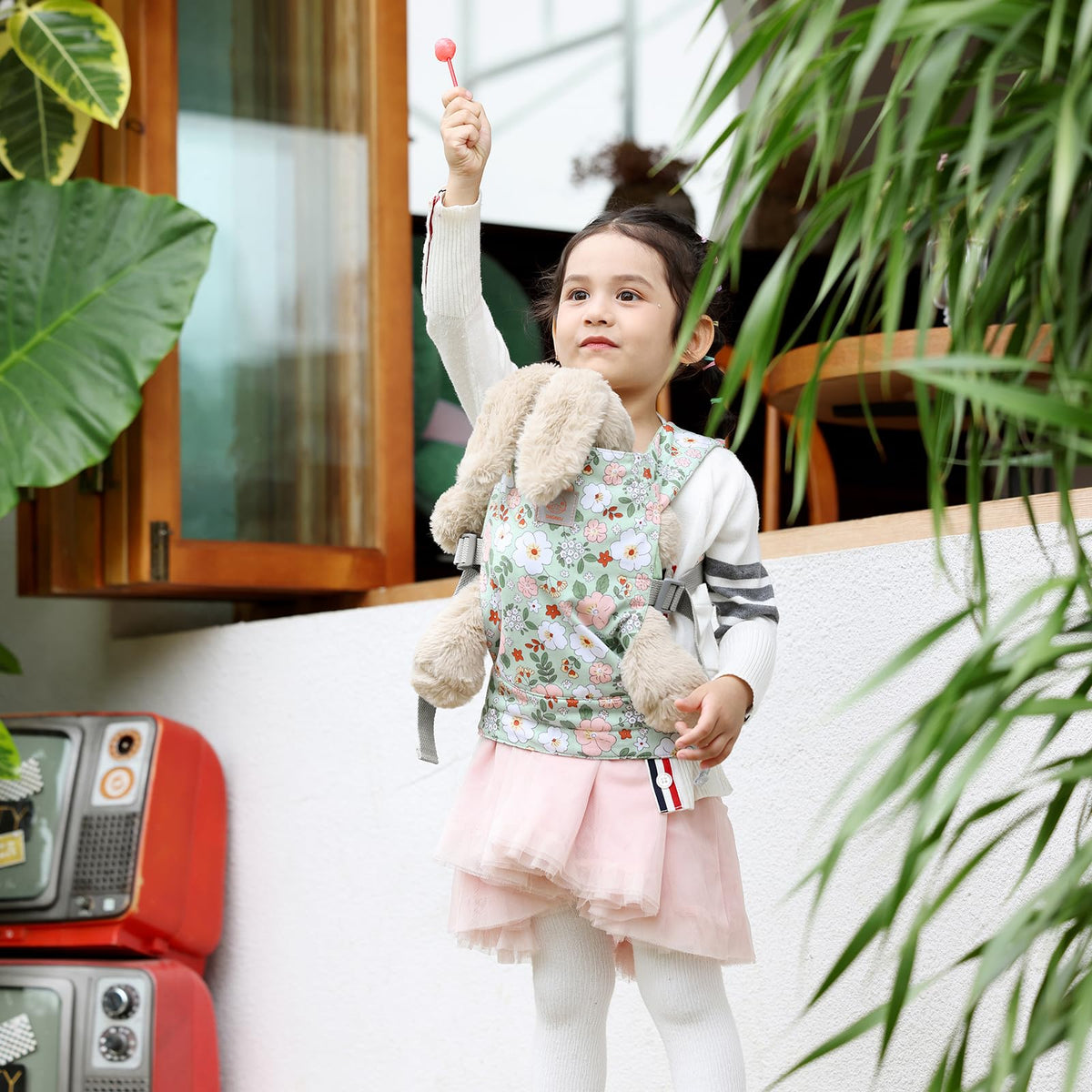 GAGAKU adjustable-pouch shows flexible fit for different dolls