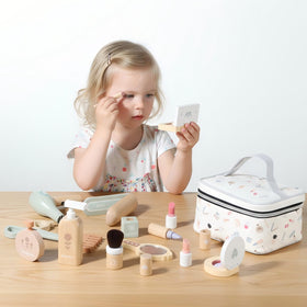 GAGAKU wooden makeup set cosmetic brush for gentle styling.