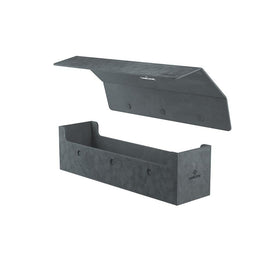 Gamegenic Dungeon S 550+ magnetic closure stays secure even during transport.