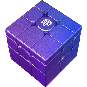 GAN MirrorM UV-coated cube front view with magnets for smoother speed.