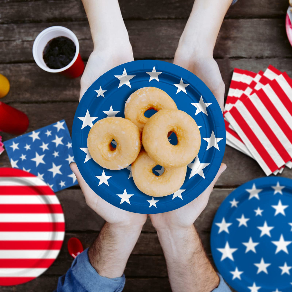 Gatherfun party tableware is disposable, enabling fast cleanup after celebrations.