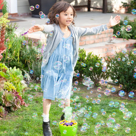Gazillion Bubble Rush blowing countless bubbles upward during play