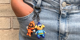 GEDDES Clip-on 2-inch attachment for backpacks, belts, and zipper pulls.