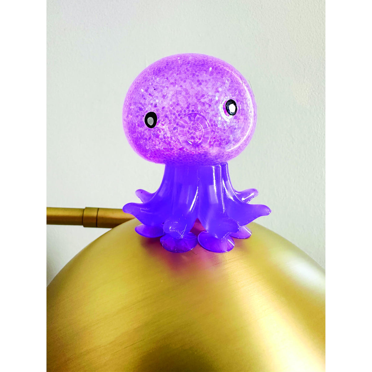 GEDDES Raymond octopus suction toy purple close-up showing bright colors for imaginative play