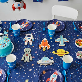 GEECOZYLIFE astronaut paint palette offers smooth coloring for young artists