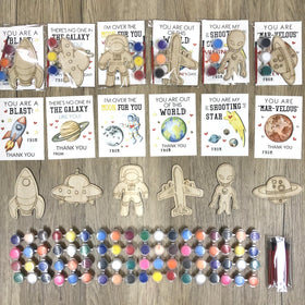 GEECOZYLIFE space-themed party set supports creative celebration activities