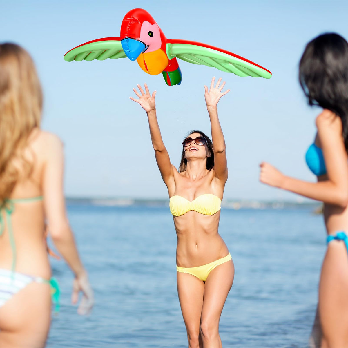 Gejoy bright tropical parrot decorations for events