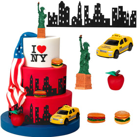 Gemscream Statue of Liberty figurine adds a stunning NYC touch to cakes and displays.