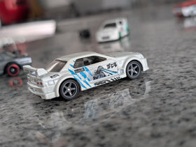 Generic 1:64-scale ready-to-use wheels simplify project upgrades.