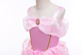 Generic Aurora Princess gloves emphasize complete costume finishing touches