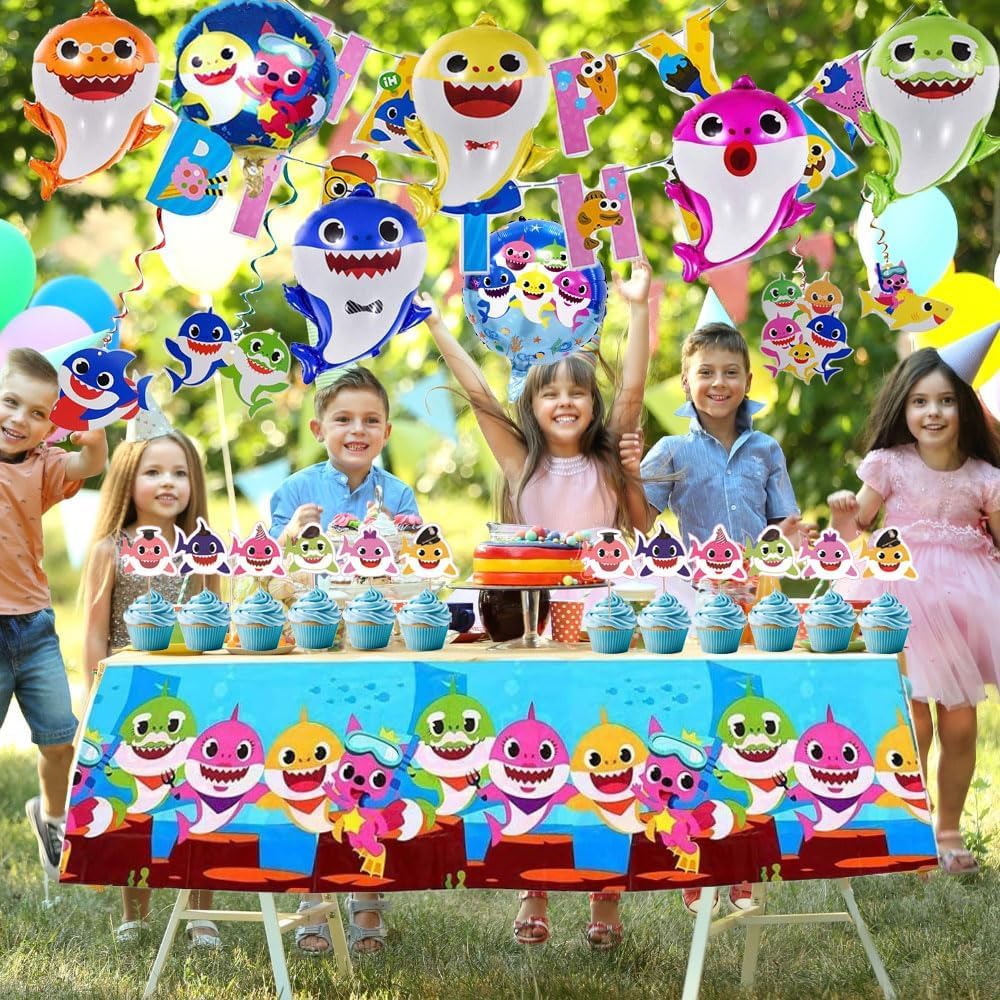 Generic Happy Birthday Banner Undersea creates a vivid backdrop for family photos