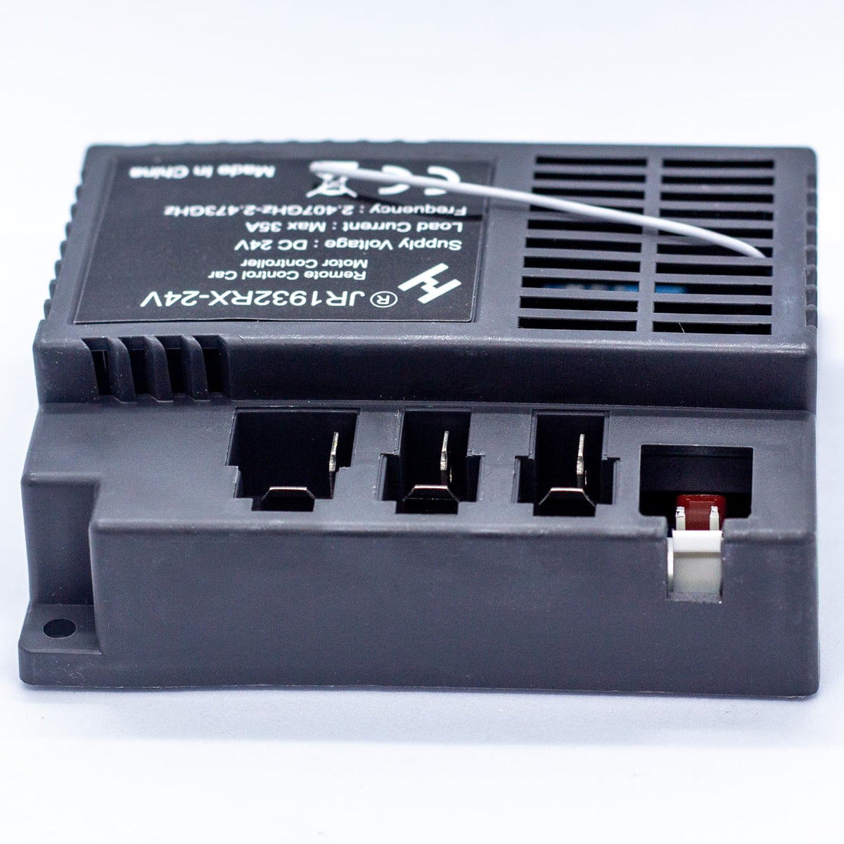Generic JR1932RX-24V car compatibility test demonstrating replacement part usage.