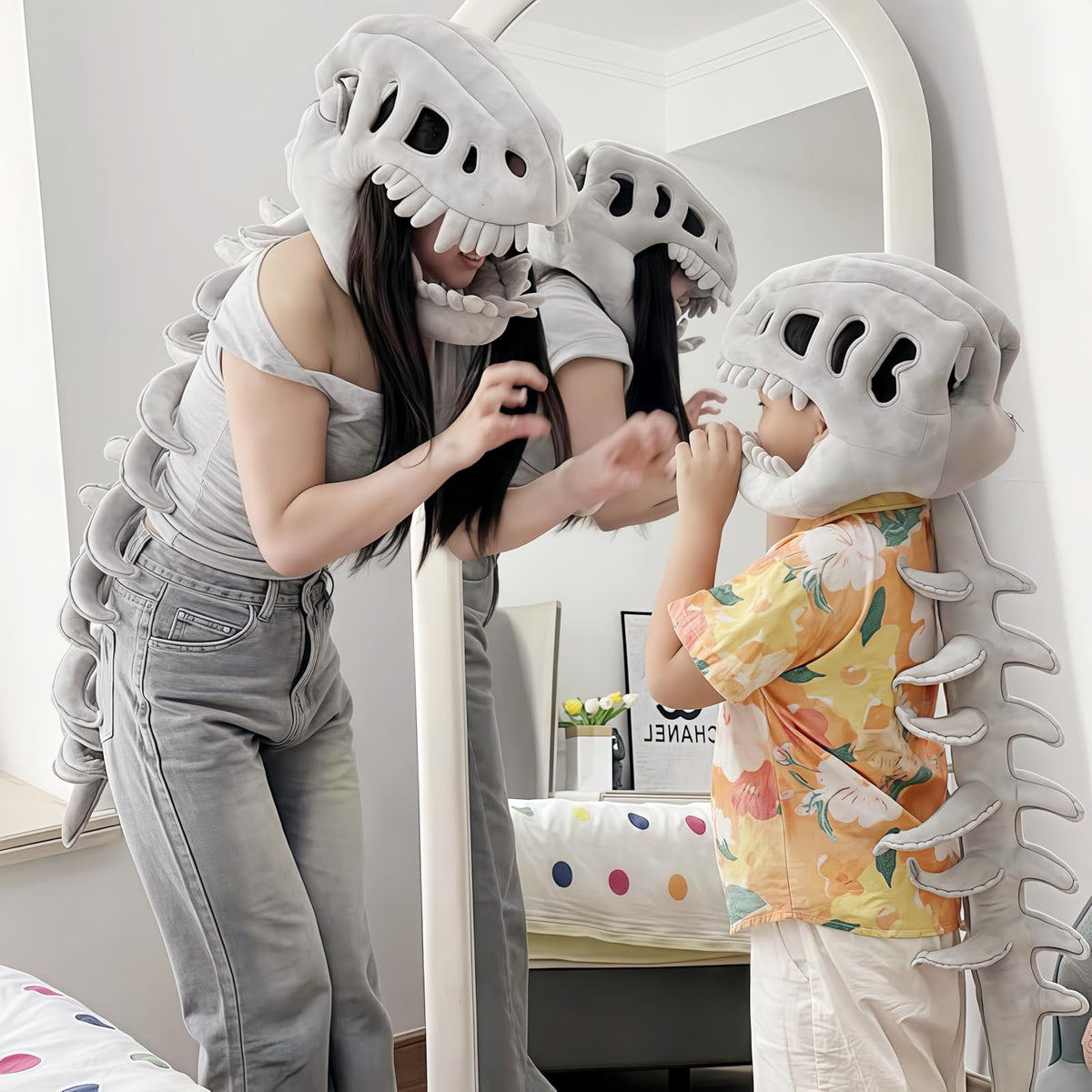 Generic Spinosaurus spine set supports a bold prehistoric silhouette.