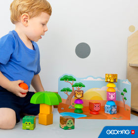 Geomag Magicube Safari 16pcs magnets in action, promoting quick creative assembly and spatial play.