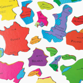 Geotoys GeoPuzzle Europe delivers collaborative learning for kids ages 6-9 during classroom or home play.