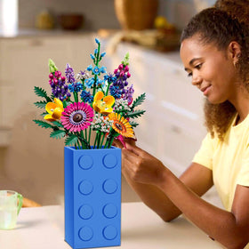 GFYYBKJ vase for Lego daffodils in blue, simplifies arranging playful blooms.
