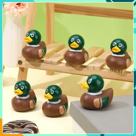 GGSTDDUP compact-size ducks are easy for little hands to grasp.