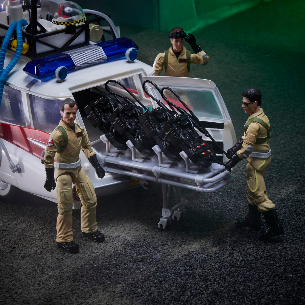 Ghostbusters Plasma Pack 40th: Ectomobile display-ready compatibility with Plasma Series.
