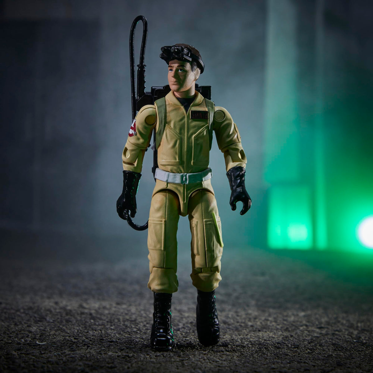 Ghostbusters Plasma Pack 40th: Ray Stantz figure ready for imaginative ghost-busting scenes.