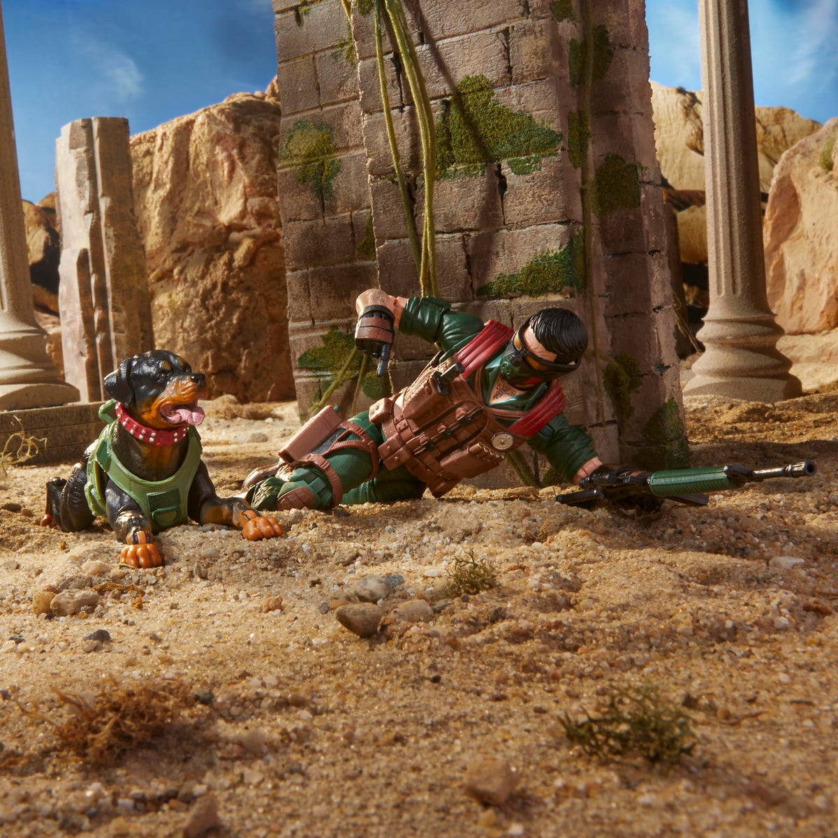 G.I. Joe Classified Series Mutt & Junkyard alternate hands expand expressive posing.