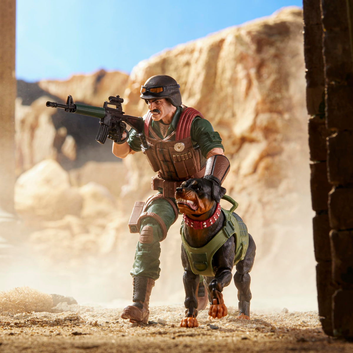 G.I. Joe Classified Series Mutt & Junkyard helmet, goggles, knife enhance battle-ready looks.