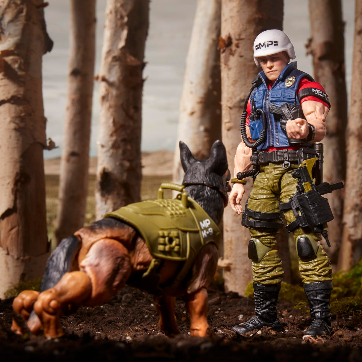 G.I. Joe 14-piece accessory pack for versatile mission setups.