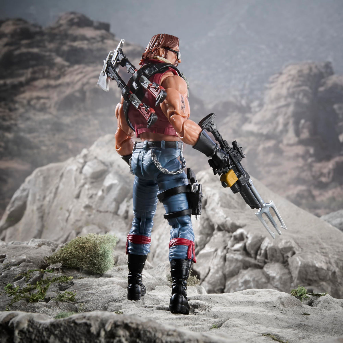 G.I. Joe Monkeywrench removable scarf enhances display and play options.