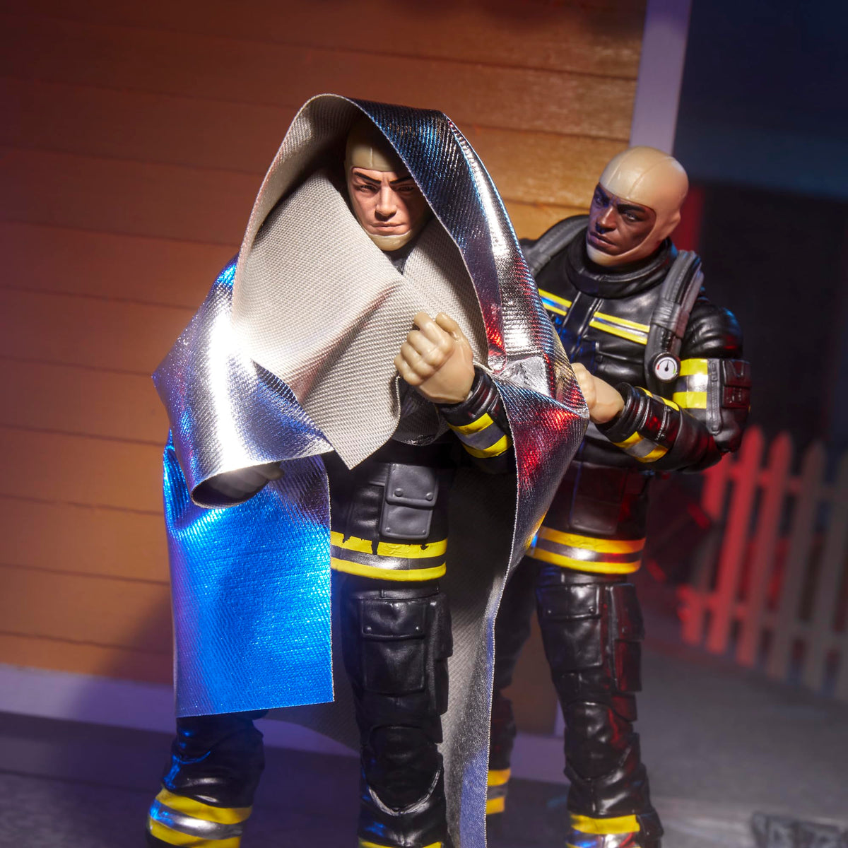 Hydraulic rescue tool with additional equipment for dramatic poses