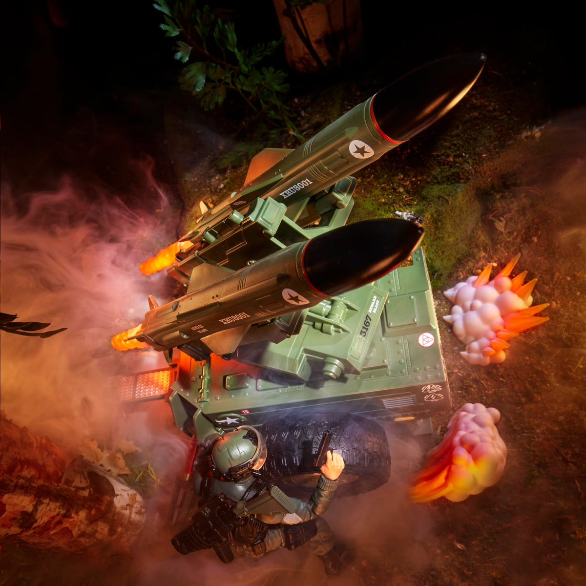 Three missile accessories expand play scenarios and missile action.