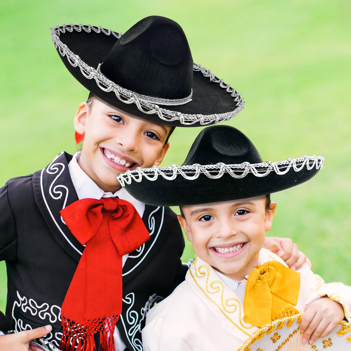 GiftExpress sombrero with 14-inch diameter for authentic-looking festive costumes.