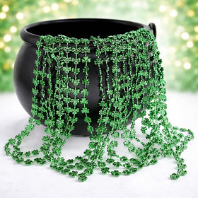 GiftExpress green shamrock beads 33in necklace close-up, durable plastic beads for long wear.