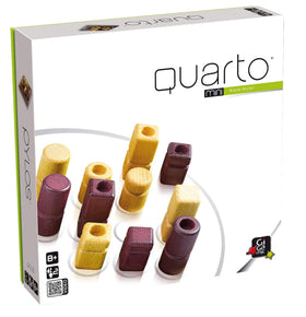 Gigamic Quarto Mini board setup shows portable strategy play