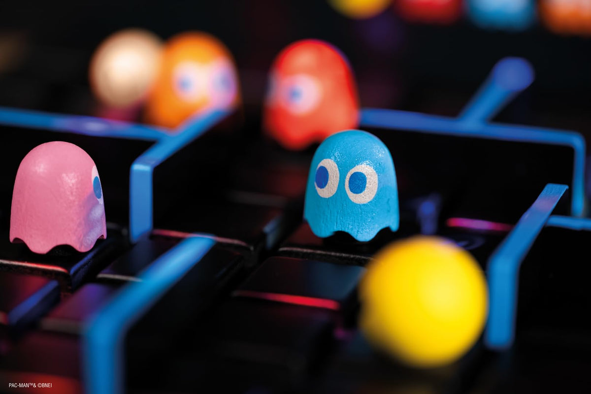 Power Pellets add dynamic goals in Pac-Man mode guiding the chase.