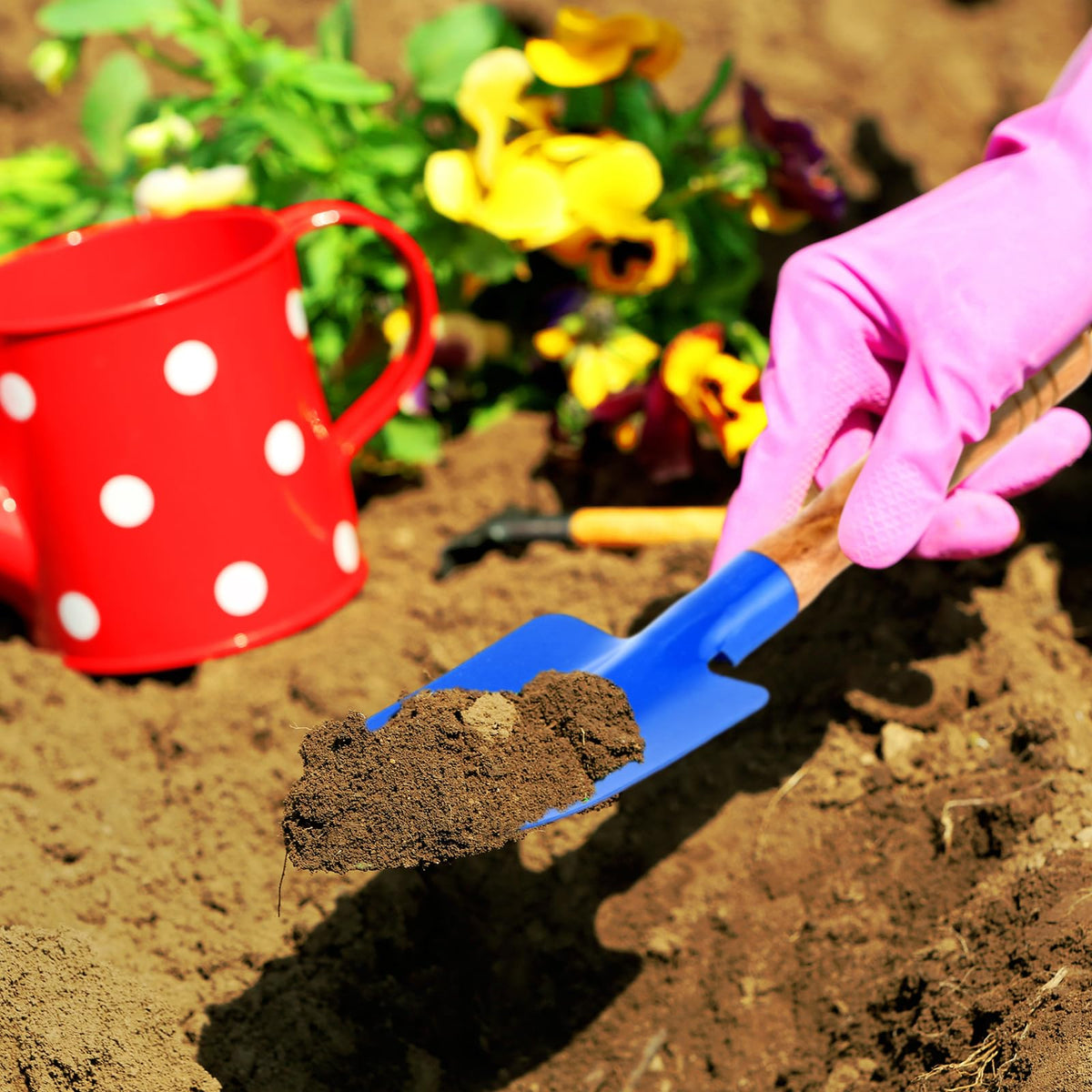 Gisafai rake green supports leaf collection and soil prep