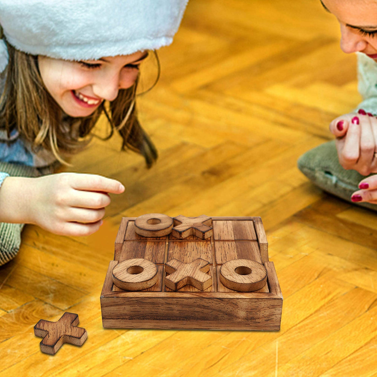 Glintoper Tic Tac Toe pieces displayed for easy setup