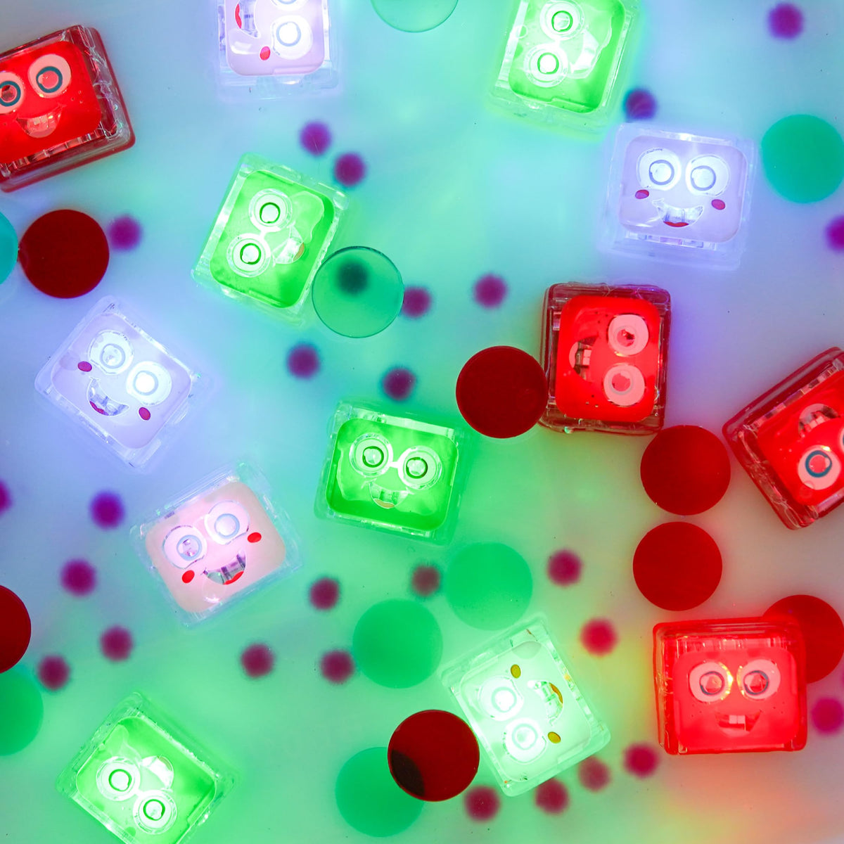 Automatic-off feature of Glo Pals cubes conserves energy during play.