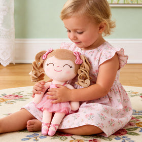 Gloveleya safe non-toxic materials ensure child-friendly playtime.