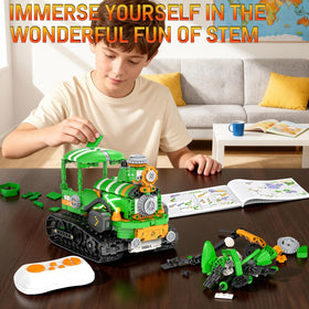 GLUISEUR LED eyes feature highlights expressive play and feedback.