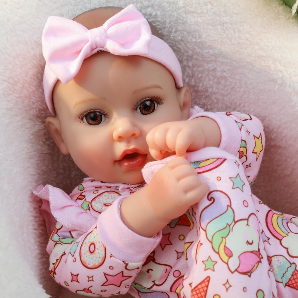 GOAROY 17-inch doll stimulates imaginative play and caregiver role-play.