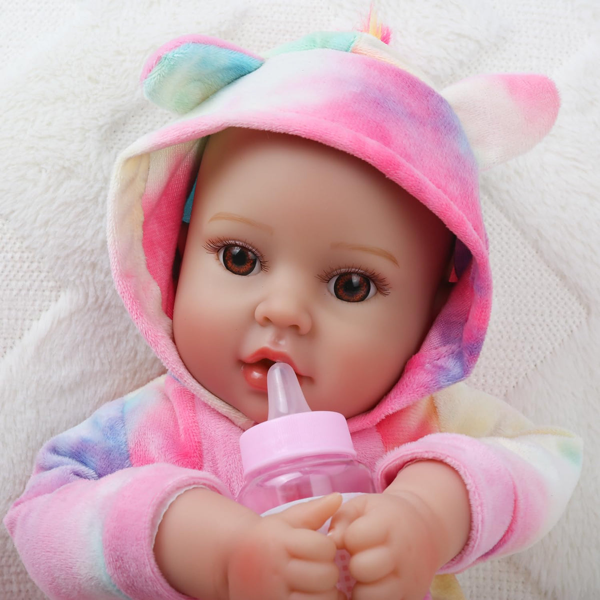 GOAROY lifelike baby doll poseable limbs enable cuddling and realistic handling.